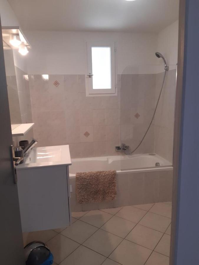 Appartement 3 Pieces Dans Maison Individuelle Entre Mer Et Montagnes Bouyon Exterior foto